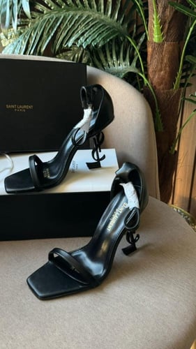 شوزات سان لوران