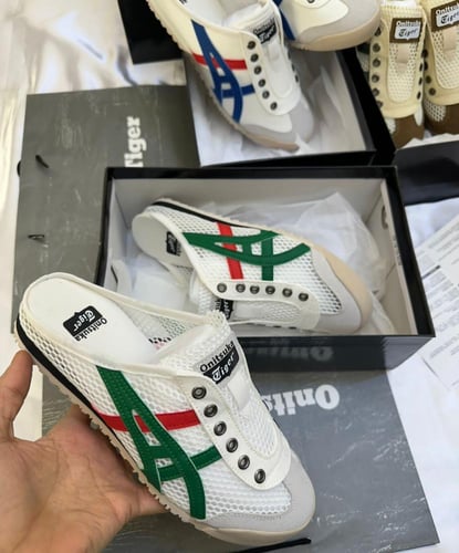 شوزات تايقر