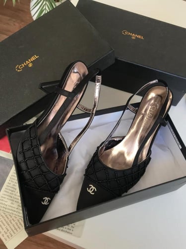 شوزات كعب شانيل