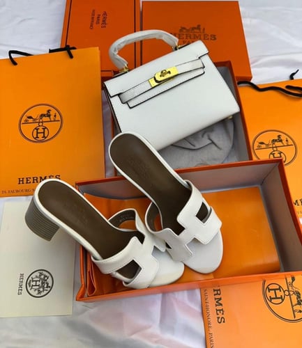 طقم مع جميع الملحقات