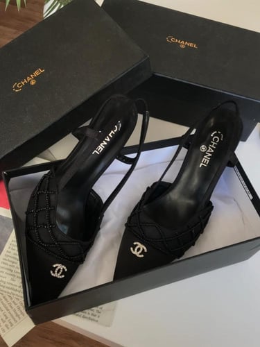 شوزات كعب شانيل