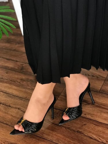 كعب سان لوران