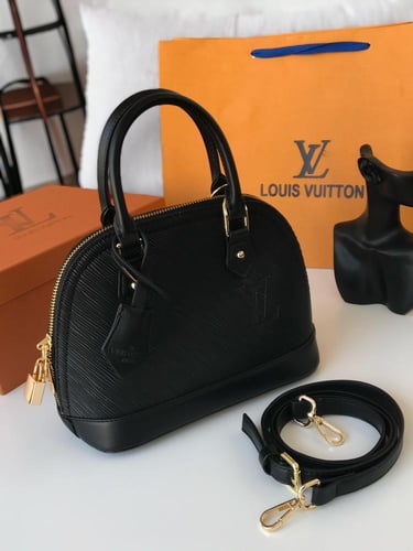 شنط لويس فيتون