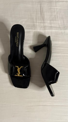 كعب سان لوران