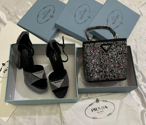 طقم مع جميع الملحقات