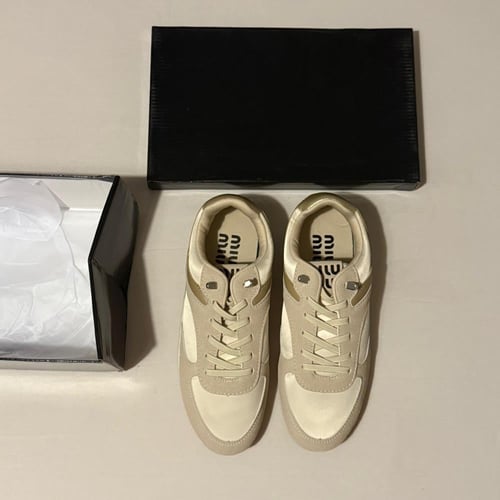 شوزات ميو ميو