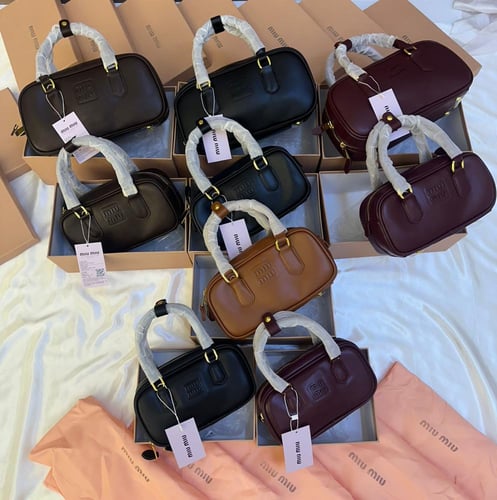 شنط ميو ميو