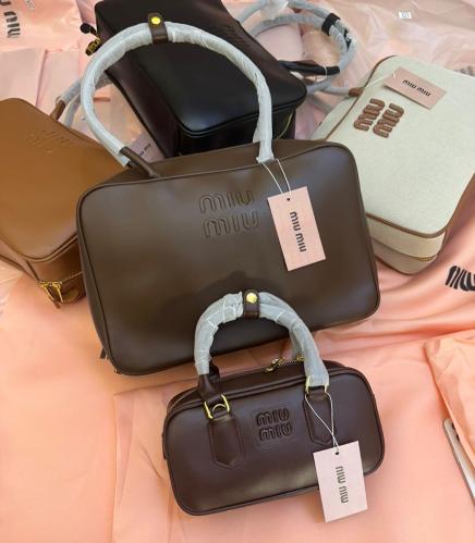 شنط ميو ميو