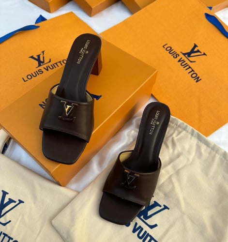 شوزات لويس فيتون