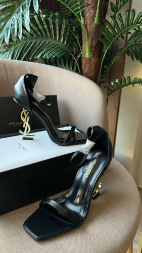 شوزات سان لوران