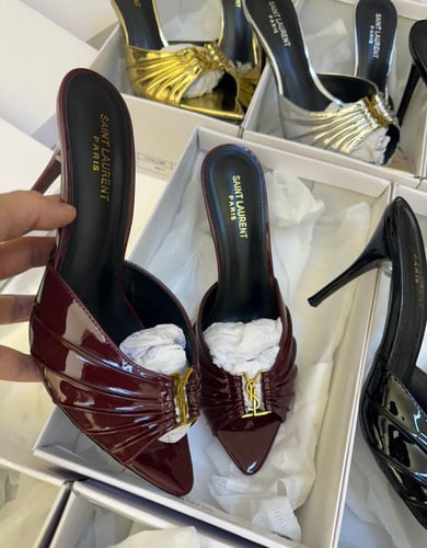 كعب سان لوران