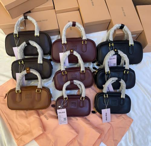 شنط ميو ميو