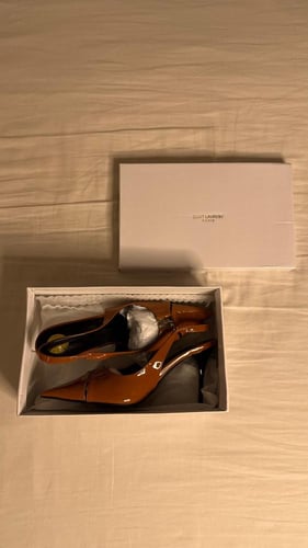 كعب سان لوران