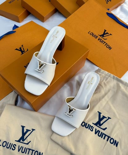 شوزات لويس فيتون