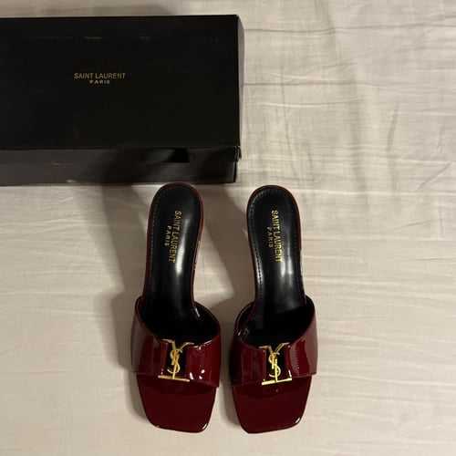 كعب سان لوران