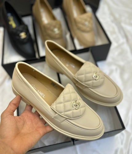 شوزات نسائية