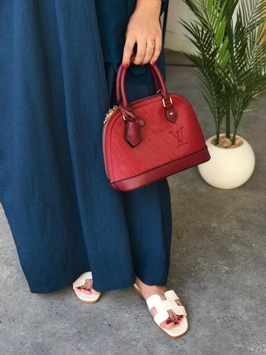 طقم مع جميع الملحقات