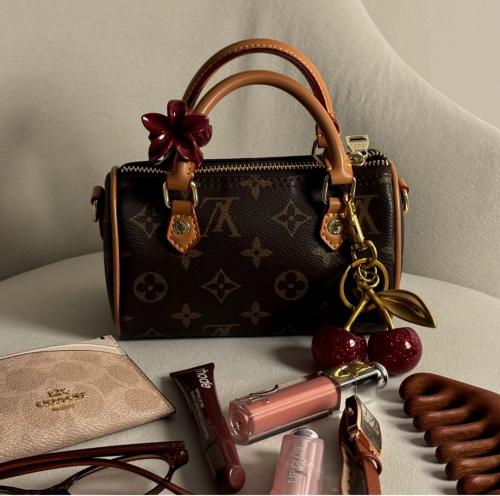 شنطه نانو سبيدي مع الكرز