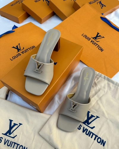 شوزات لويس فيتون