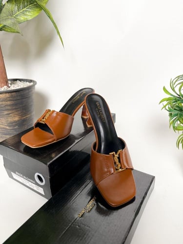 كعب سان لوران