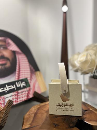 علبة اكريلك