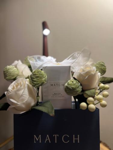Elegant match gift