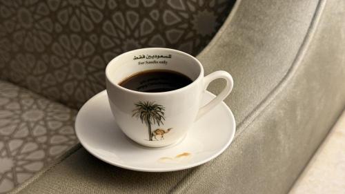 للسعوديون فقط