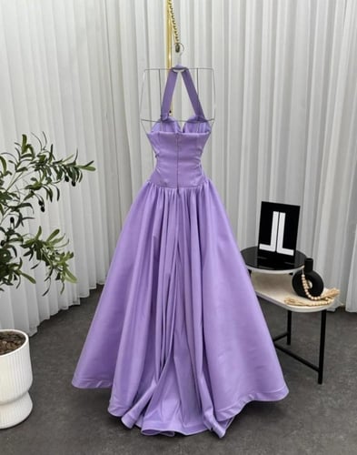 فستان موف هالتر منفوش بتفصيل ربطة صدر