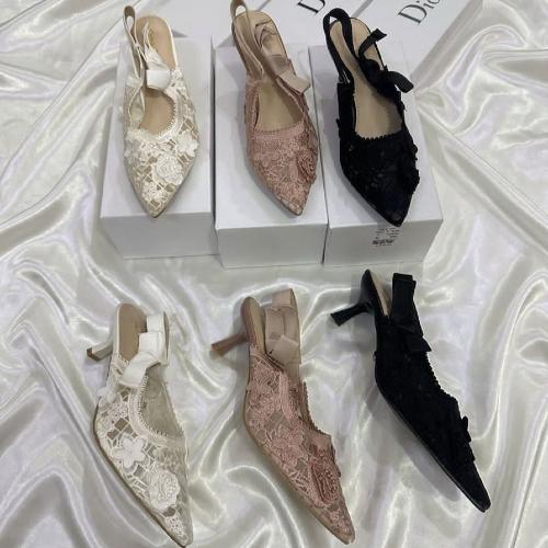 كعب ديور Dior نسائي فاخر بتفاصيل الدانتيل تصميم أن...