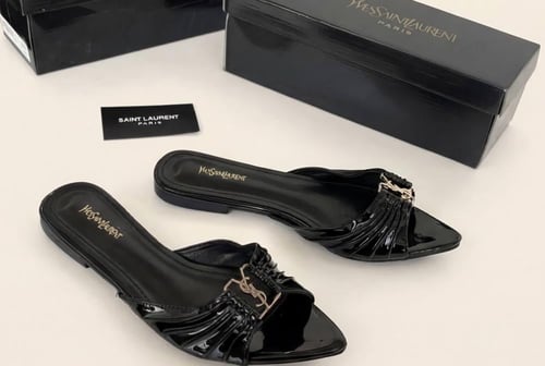 سليبر فلات من سان لوران Saint Laurent تصميم لامع م...