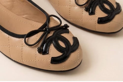 شوز فلات شانيل CHANEL أنيقة مع الماركة فاخرة ماستر...