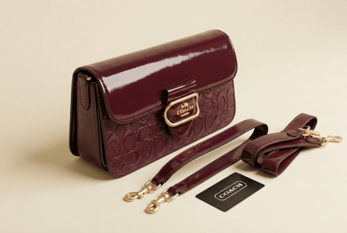 حقيبة كوتش COACH تابي جلدية فاخرة – بتصميم أنيق وع...