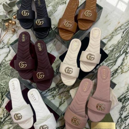 سليبر نسائي فاخر بشعار GG من Gucci – تصميم أنيق وم...