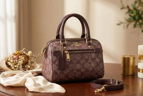 حقيبة كوتش نسائية – تصميم فاخر عملي . ماستر كوالتي