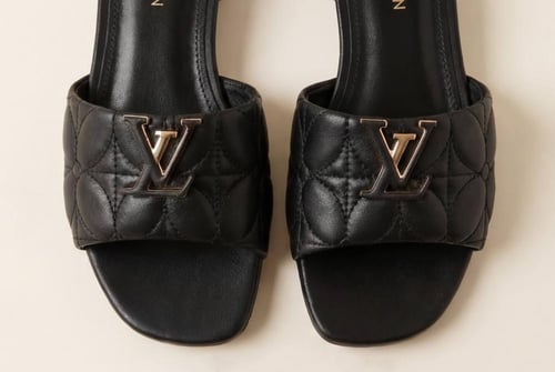 سليبر نسائي فاخر من لويس فيتون LOUS VUITTON ماستر...