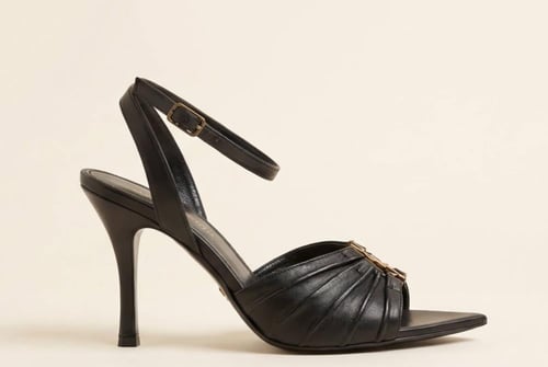 كعب سان لوران (Saint Laurent) – أناقة أيقونية بلمس...