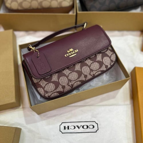 حقيبة يد أنيقة بنقشة الشعار من Coach ماستر كوالتي