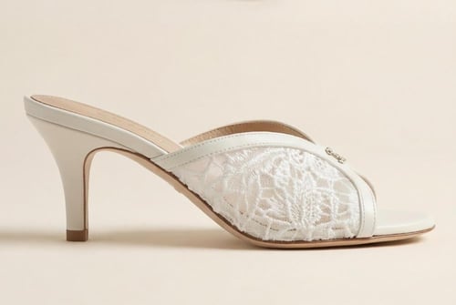 كعب Chanel نسائي شبك مزخرفأناقة خالدة بتصميم عصري...