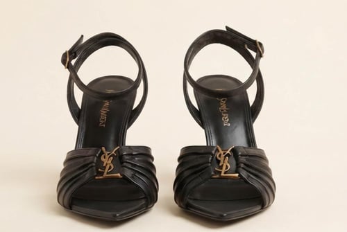 كعب سان لوران (Saint Laurent) – أناقة أيقونية بلمس...