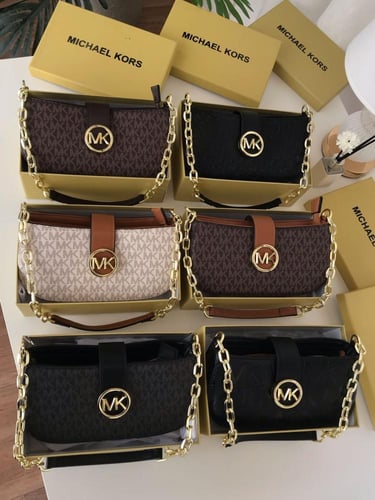 حقيبة مايكل كورس (Michael Kors) نسائية ماستر كوالت...