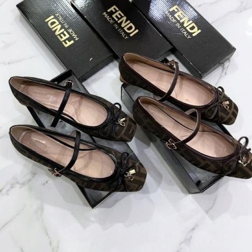 حذاء نسائي أنيق بنقشة المونوغرام من Fendi – تصميم...