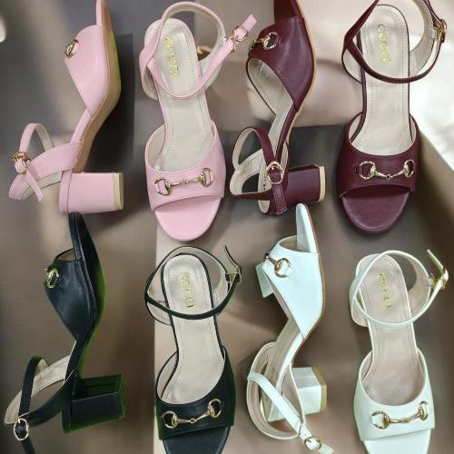 كعب جوتشي GUCCI نسائي بكعب عالي تصميم فاخر مفتوح م...