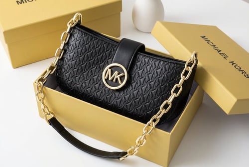 حقيبة مايكل كورس (Michael Kors) نسائية ماستر كوالت...