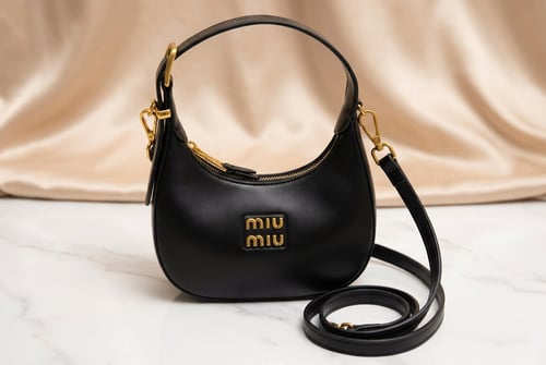 حقيبة ميو ميو (Miu Miu) نسائية ماستر كوالتي