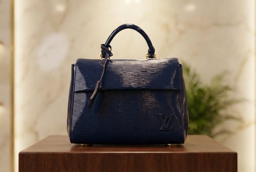 حقيبة لويس فيتون فاخرة بتصميم كلاسيكي ماستر كوالتي