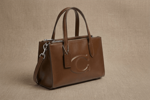 حقيبة يد فاخرة من كوتش COACH بتصميم عصري لكل إطلال...