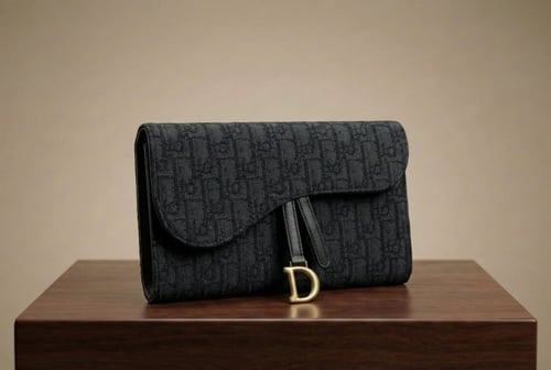 محفظة ديور Dior أناقة كلاسيكية بتوقيع فاخر ماستر ك...