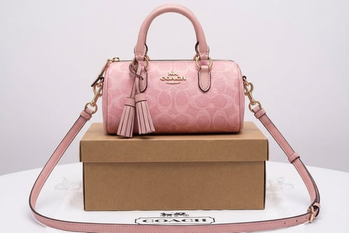 حقيبة كوتش روان نسائية – تصميم أنيق وعصري ماستر كو...