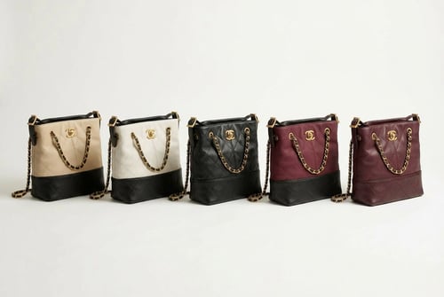 حقيبة شانيل جلد مبطّن بتصميم ثنائي اللون ماستر كوا...