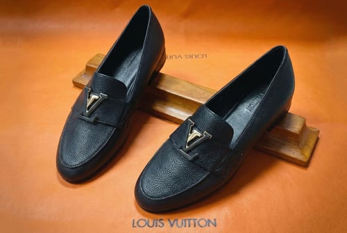 حذاء لوفر لويس فيتون نسائي أناقة يومية بلمسة فاخرة...